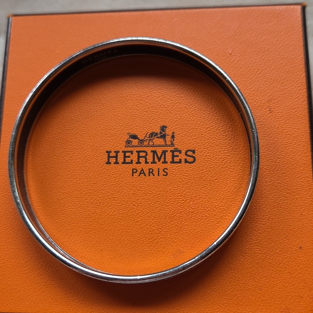 Hermes Black and Pink Enamel Bangle Size 7.5 - Picture 6 of 7